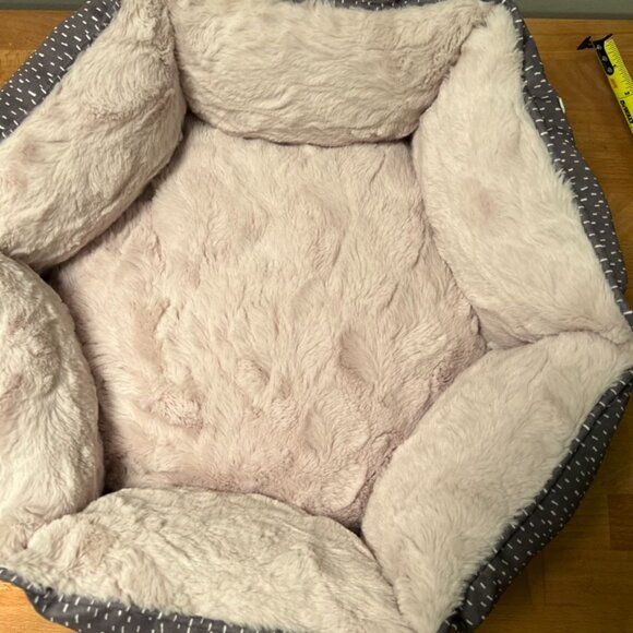 "Fringe Studio" Cushioned Pet Bed (Small) - Picture 5 of 8